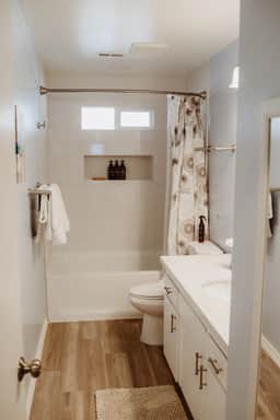Forest & Vine - Hot tub and Pet Friendly!