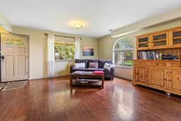 Hive Vista @Castoro | Vineyard View Stay + EV