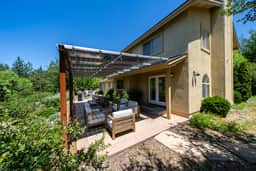 Hive Vista @Castoro | Vineyard View Stay + EV