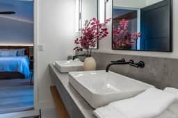 Estate @ Oak & Vine Vineyard Estate | Sleeps 33