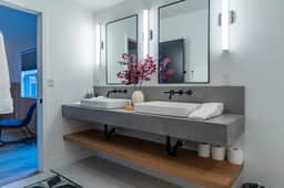 Oak & Vine Garden House | Luxury Wine Country Stay