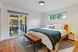 Templeton Creekside Cottage | Walk to Downtown