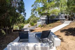 Van Gogh Villa • Walk to Town • EV • Pets