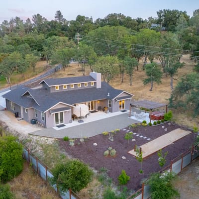 Luxurious, Modern Farmhouse in Wine Country