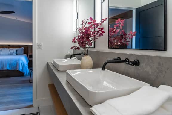 Estate @ Oak & Vine Vineyard Estate | Sleeps 33