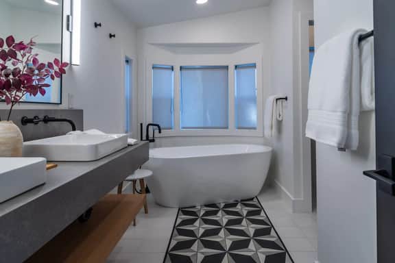 Oak & Vine Garden House | Luxury Wine Country Stay