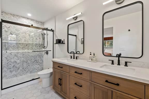 Templeton Creekside Cottage | Walk to Downtown