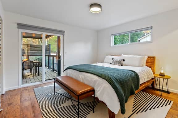 Templeton Creekside Cottage | Walk to Downtown