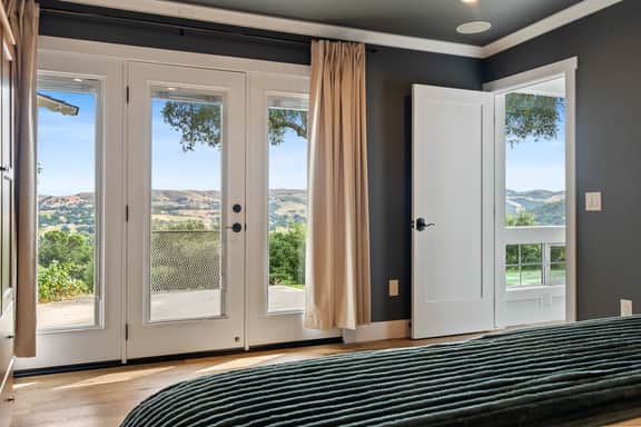 Valley View | Hot Tub + Firepit + Views + EV