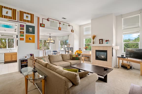 Manzanita Manor|Artistic Escape Near Downtown Paso
