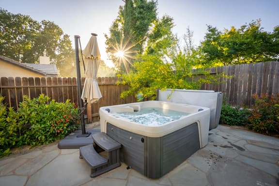 Sycamore Canyon Retreat- Pet Friendly, Hot Tub